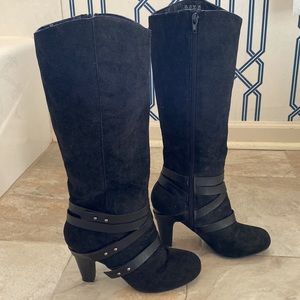 Fergalicious by Fergie boots, size 8.5m, 3.5 in heel, 18 in total height